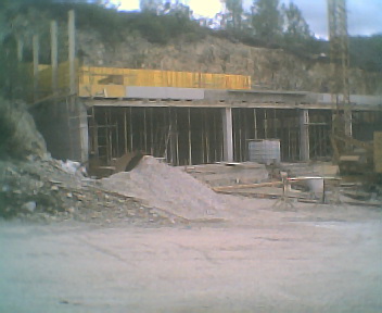 Obras de ampliao do Centro de Convvio e da construo de uma zona de lazer, na Segunda-feira, 9 de Outubro de 2006