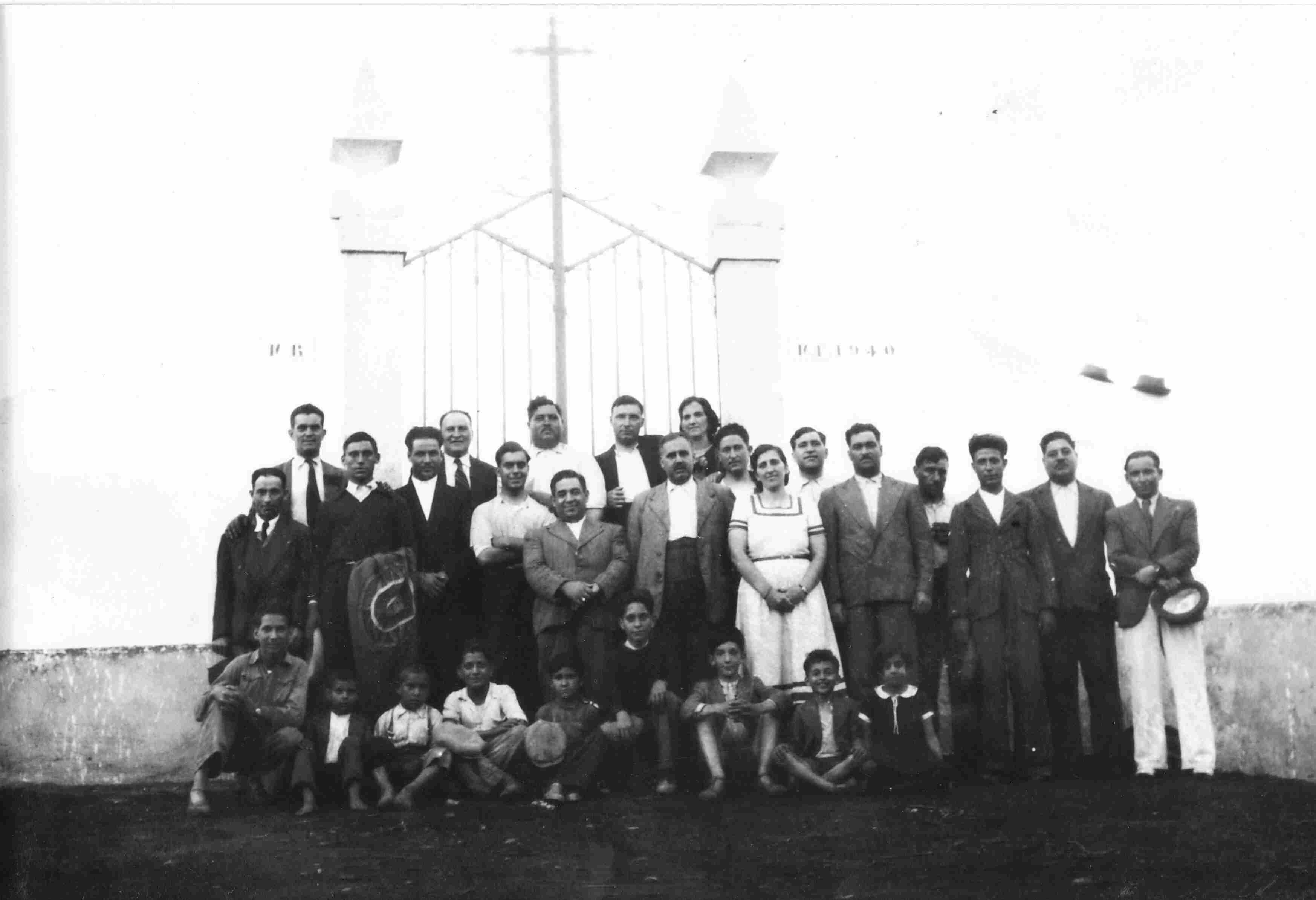 Inauguração do Cemitério de Monte Frio em 1940