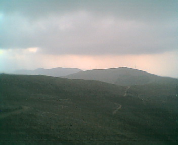 Paisagem a partir do pico de São Pedro do Açor vista de este para oeste na Quinta-feira, 16 de Março de 2006