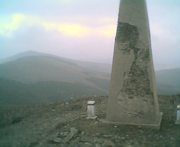 Paisagem a partir do pico de São Pedro do Açor vista de oeste para este na Quinta-feira, 16 de Março de 2006