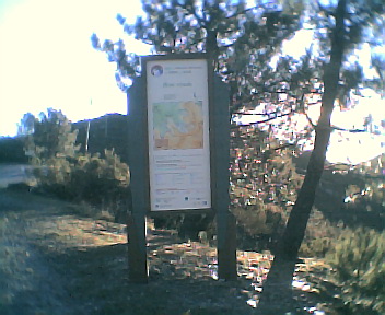 Placa na E.N. 344 na entrada na Área de Paisagem Protegida da Serra do Açor vista de este para oeste na Segunda-feira, 12 de Dezembro de 2005