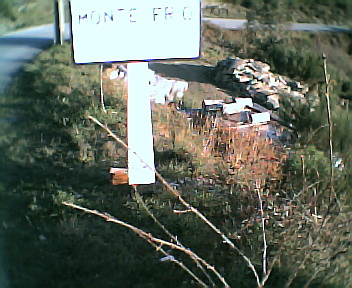 Placa inteira informativa de incio do Monte Frio no sentido Norte Sul no Sbado, 1 de Janeiro de 2005