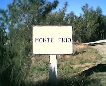 Placa informativa de início do Monte Frio no sentido sul norte no Sábado, 10 de Dezembro de 2005