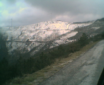Neve na Serra do Aor a partir da estrada que vai para o Pido, no Domingo, 26 de Fevereiro de 2006