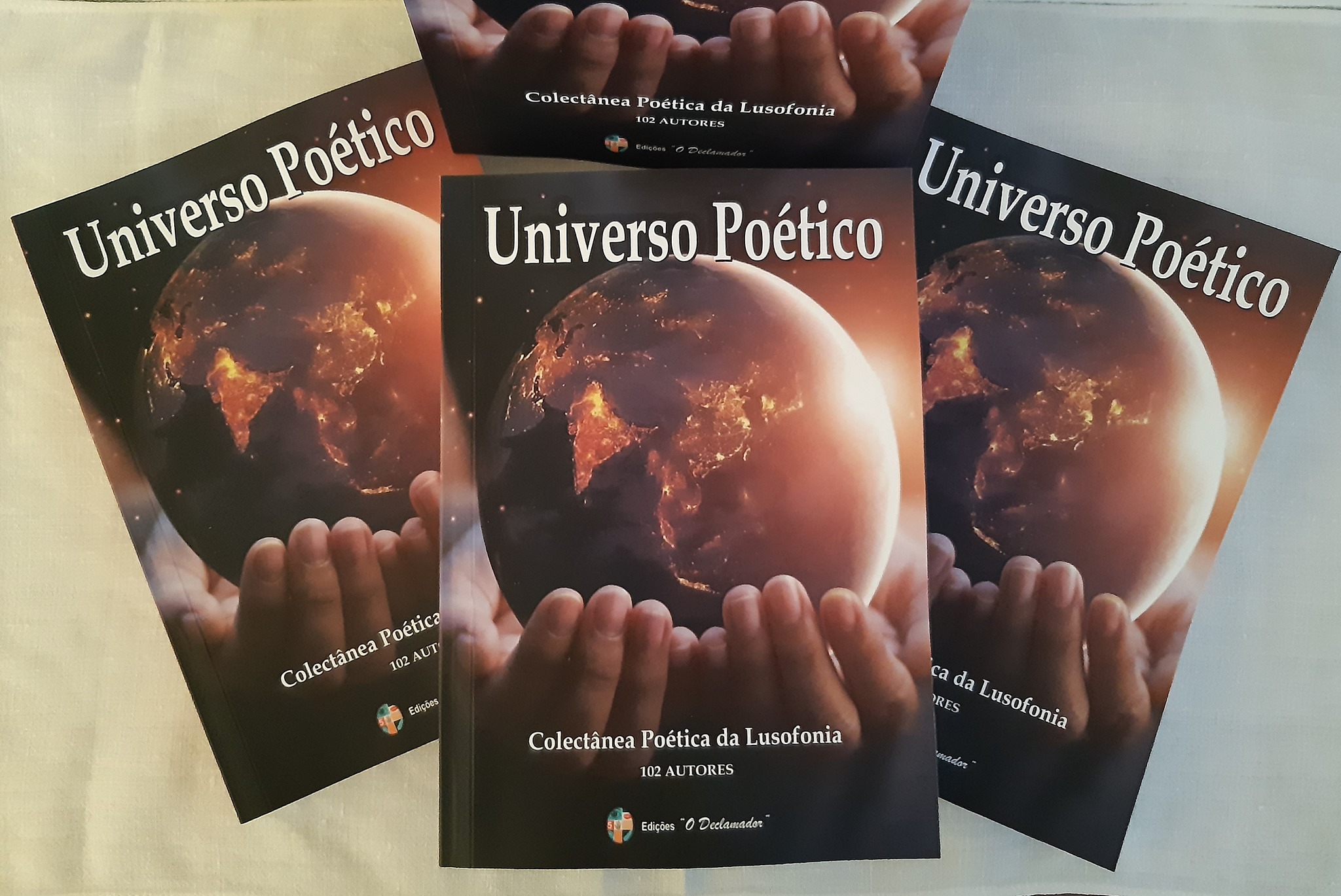 Capa do livro 'Universo Poético - Colectânea Poética da Lusofonia', de 102 autores, das Edições 'O Declamador', Setembro/Novembro de 2020